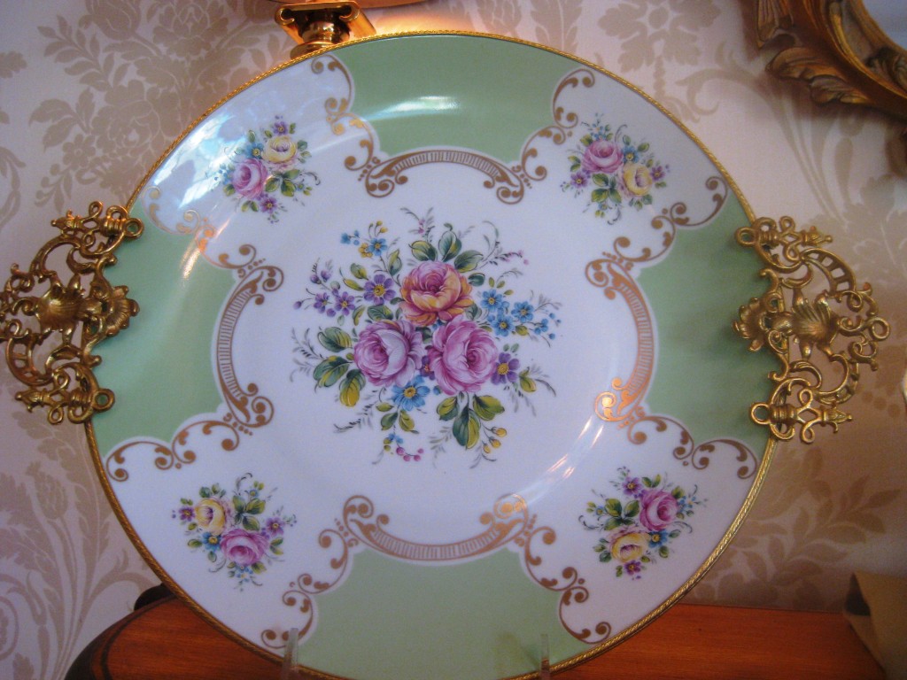 mint large plate close up