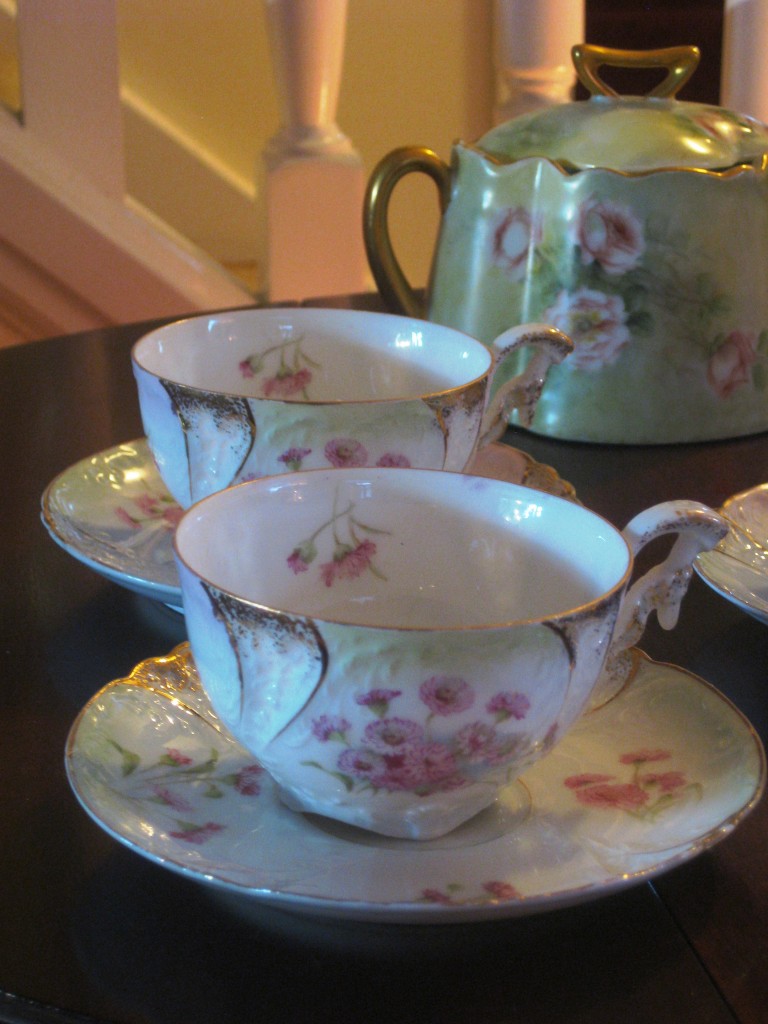 mint tea set partial view